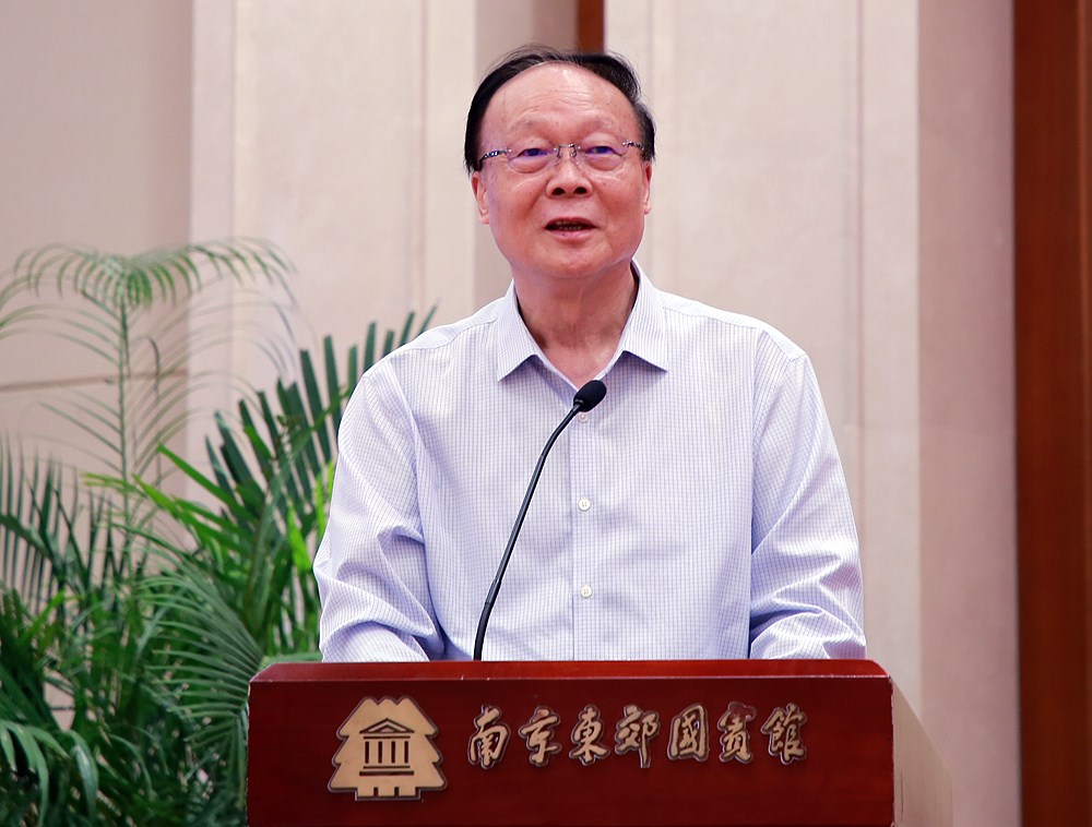 2.国家教育咨询委员会委员、教育部原副部长、江苏省原人大副主任、副省长、南通大学校友会名誉会长王湛讲话.jpg