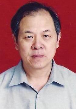 张荃， 1961年进入原南通医学院学习
