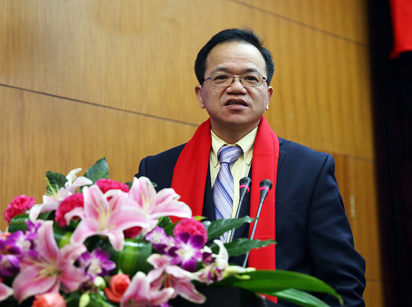 刘国华校友作学术讲座.宋保平校友作学术讲座.